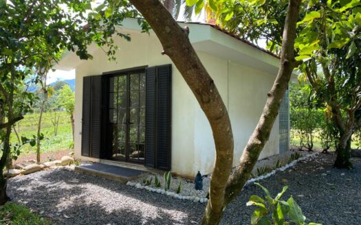 Casa de Lirios, cabaña equipada en Chachagua, Arenal