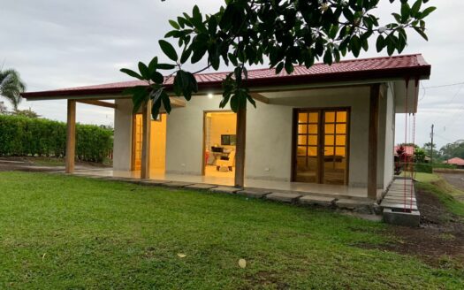 Casa De Lirios en Chachagua, Arenal
